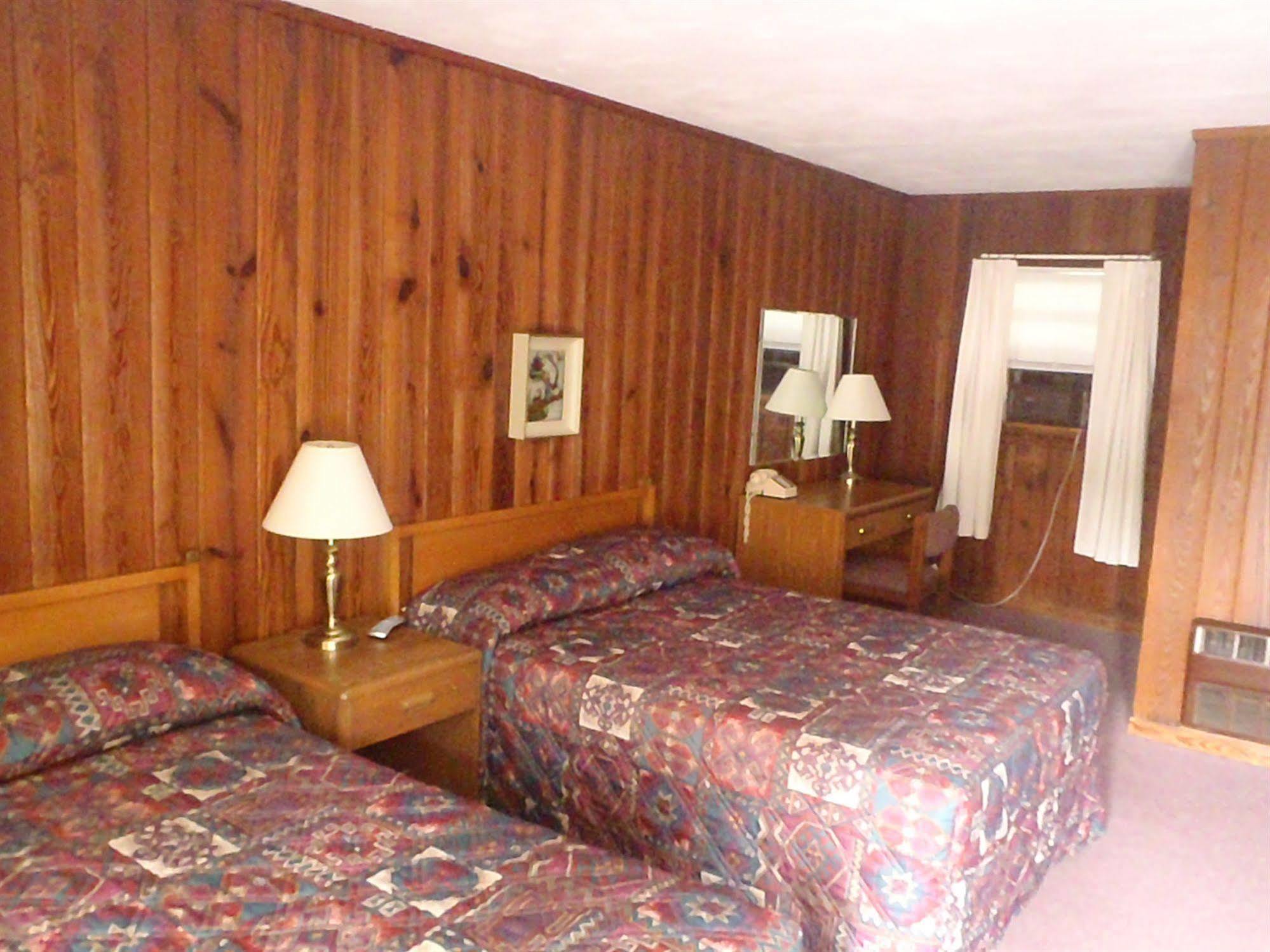 Heart Of The Berkshires Motel Pittsfield Exterior photo
