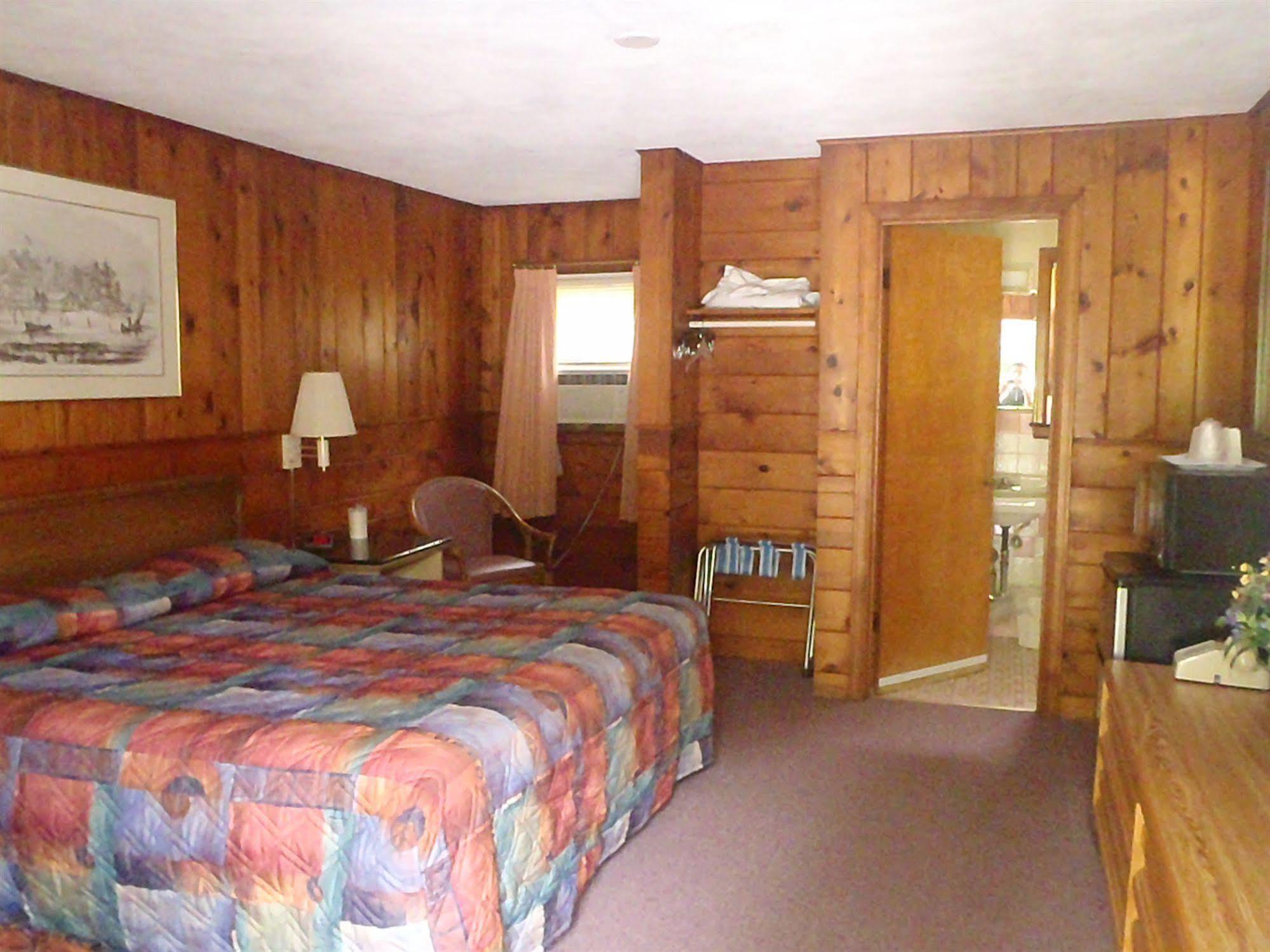 Heart Of The Berkshires Motel Pittsfield Exterior photo