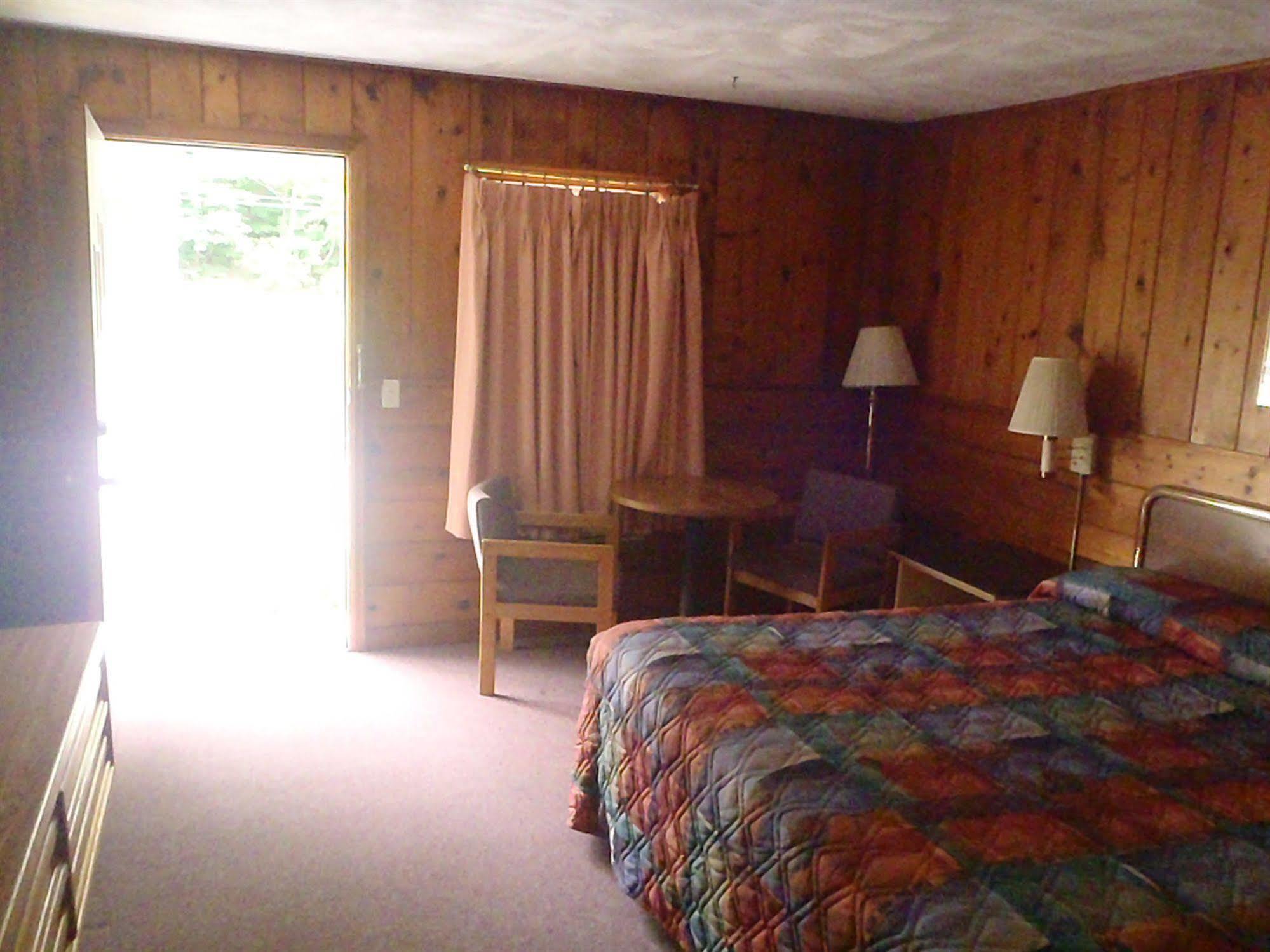 Heart Of The Berkshires Motel Pittsfield Exterior photo