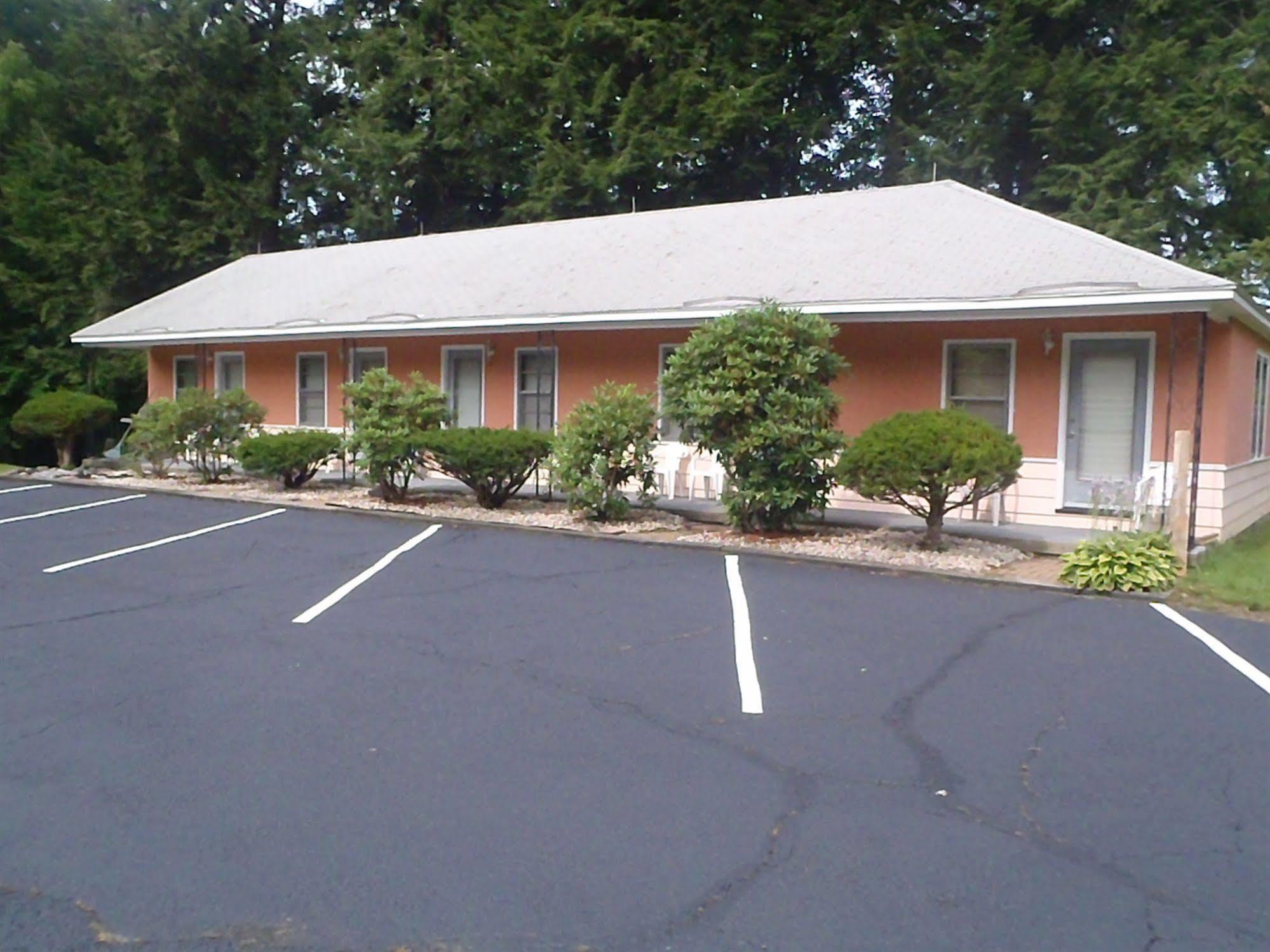 Heart Of The Berkshires Motel Pittsfield Exterior photo